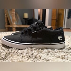 Men’s Etnies Black and White Low-Top Skate Shoes